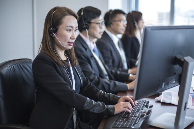 ook a consultation for supply chain optimization 1-Center